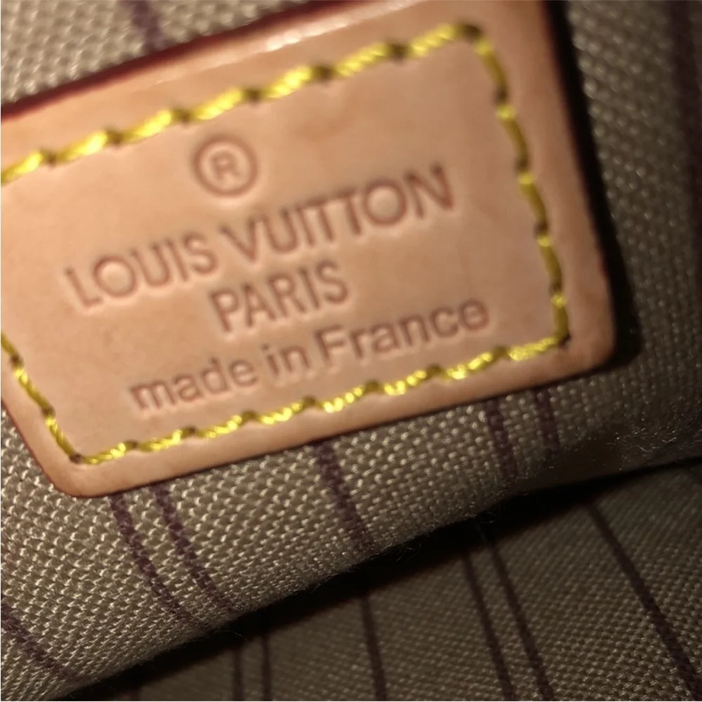 Auth LOUIS VUITTON Monogram Pouch for Accessory Brown Canvas - Picture 6 of 7